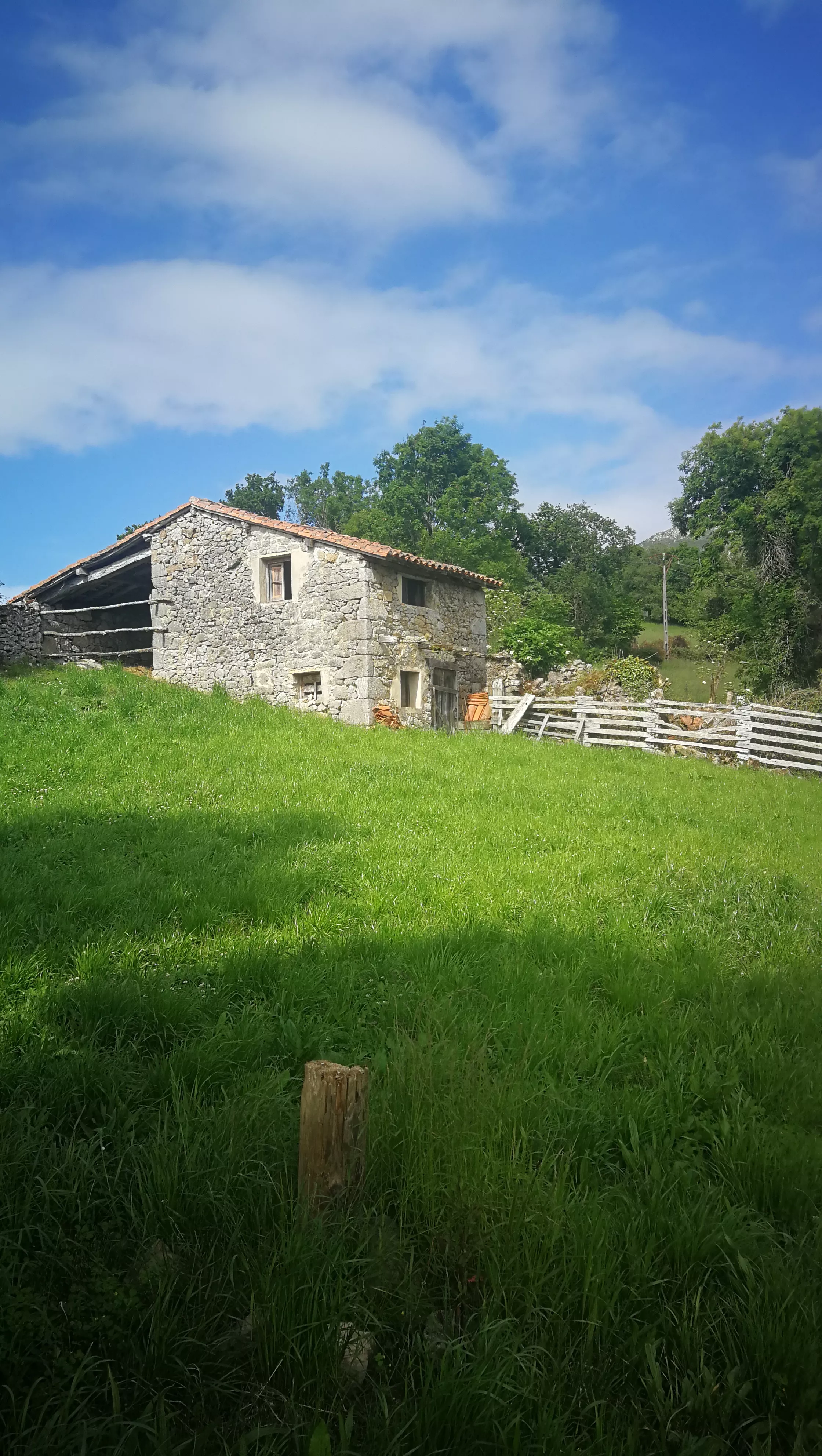 Asturias, Fincas rústicas con cabaña de piedra en reserva natural