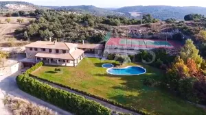 Exclusiva finca con chalet en venta en Huesca