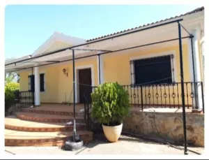 Finca 1.8 ha con Chalet 340 m2 en Badajoz