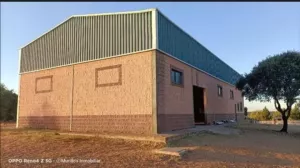 Finca 1.6 ha Nave 300m2 Campomanes Badajoz