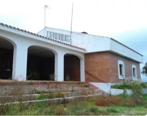 Finca 2,5 ha con Chalet 474 m2 en Badajoz