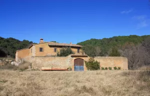 Masia rural con terreno en Barcelona
