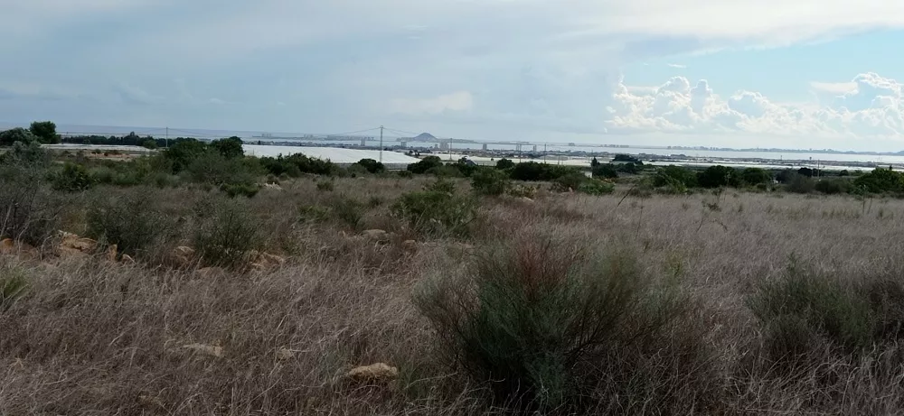 Fínca rústica con vistas al mar Mediterráneo y Mar Menor, y a la montaña