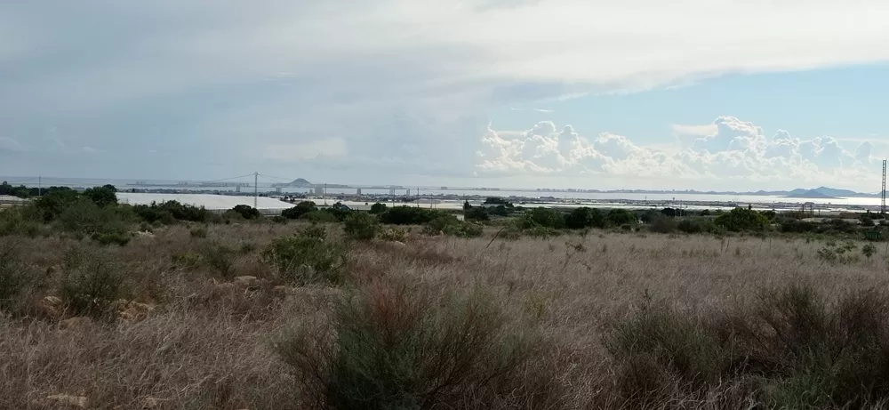Fínca rústica con vistas al mar Mediterráneo y Mar Menor, y a la montaña
