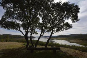 Terreno con Casa a orillas del embalse Cíjara