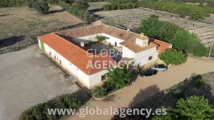 Cortijo con 92 hectáreas en Albacete