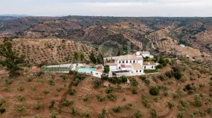 Casa de turismo rural con olivar en Córdoba