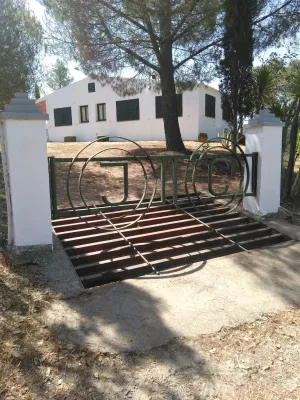 Finca Ganadera y Cinegética en Constantina