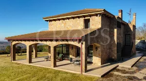 Exclusiva finca con chalet en venta en Huesca