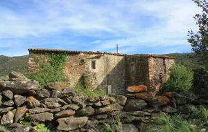 Masia rural cerca del mar en la Costa Brava