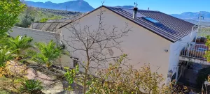 Casa cortijo con finca de olivar