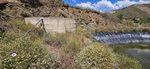 Gran finca rústica con agua, vistas y mucho p
