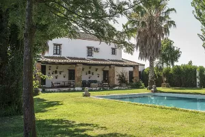 Gran cortijo con tierras de regadio