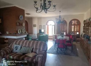 Finca 2,5 ha con Chalet 474 m2 en Badajoz