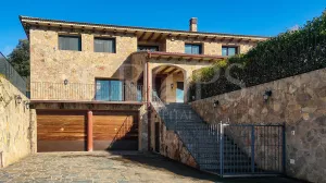 Exclusiva finca con chalet en venta en Huesca